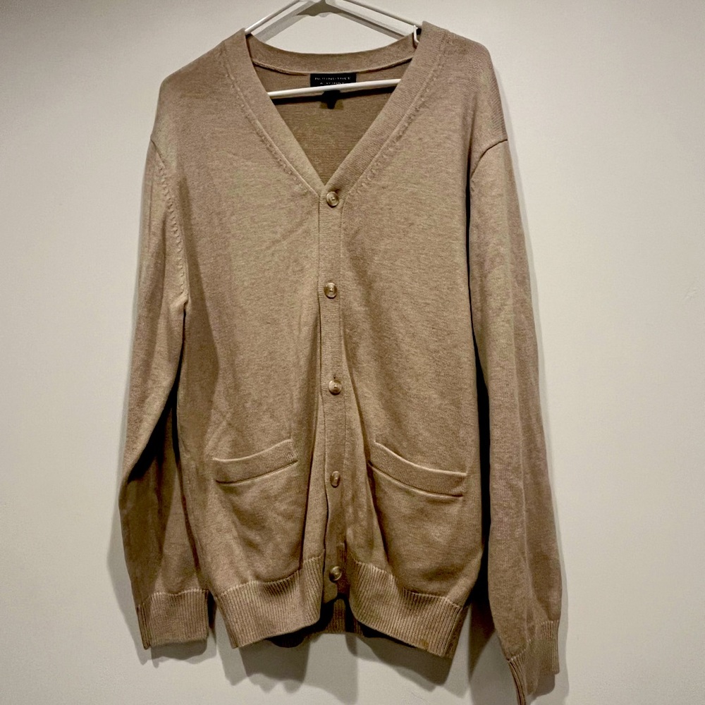 Roundtree & Yorke M tan cardigan